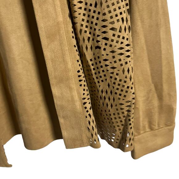 Chico’s Easy Faux Suede Perforated Jacket in Arabian Camel Size 12 - Picture 7 of 13